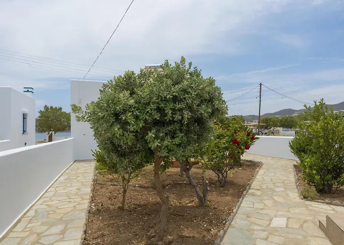 Studios Ninemia Serifos 3