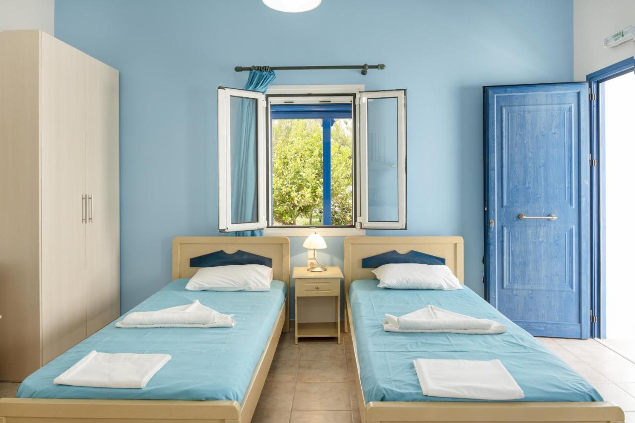 Ninemia Serifos 3 Livadi (Serifos)