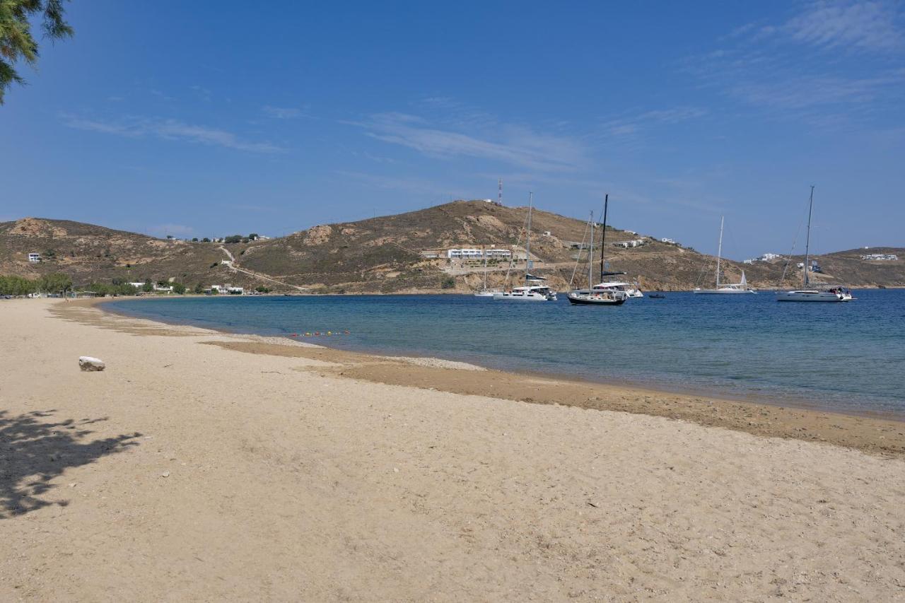 Ninemia Serifos 3